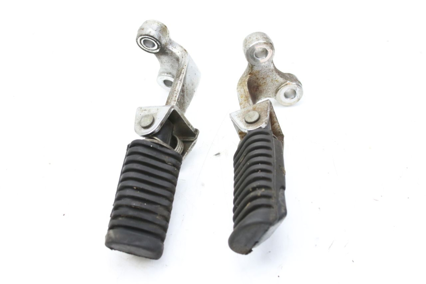 photo de PAIRE CALE PIED AVANT SYM HUSKY 125 (1999 - 2005)