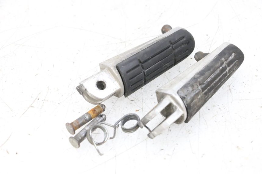 photo de PAIRE CALE PIED AVANT YAMAHA TDM ABS 900 (2002 - 2014) - Zoom état d’usage