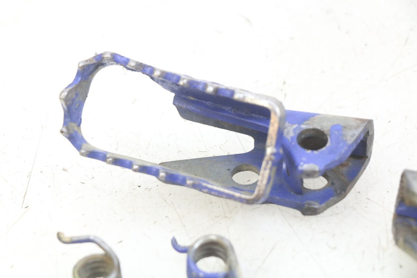 photo de PAIRE CALE PIED AVANT YAMAHA TTR 125 (2000 - 2020) - Vue d’ensemble