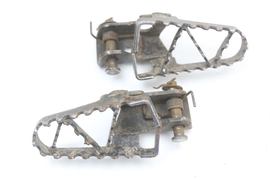 photo de PAIRE CALE PIED AVANT YCF PIT BIKE 125 (2010 - 2018)