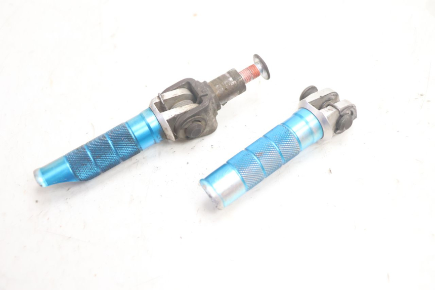 photo de PAIRE CALE PIED AVANT KAWASAKI ZX-6R ZX6R 600 (1995 - 1997) - Autre angle de vue