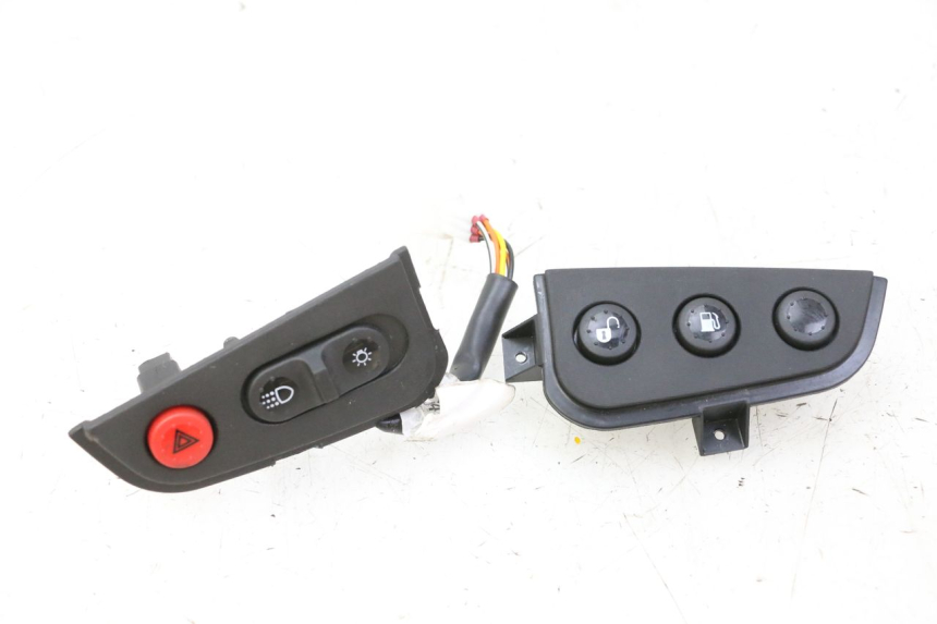 photo de PAIRE COMMODOS PIAGGIO MP3 HPE 310 (2024 - 2025)
