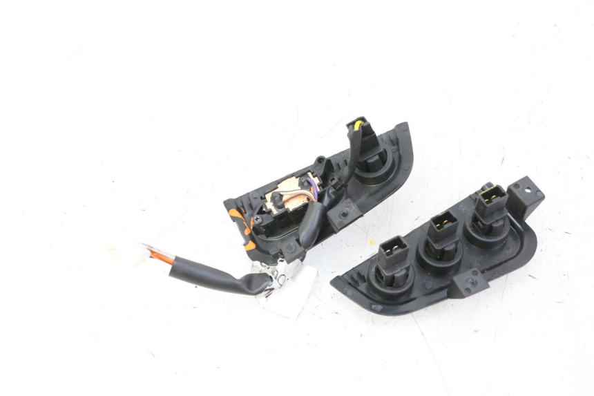 photo de PAIRE COMMODOS PIAGGIO MP3 HPE 310 (2024 - 2025)