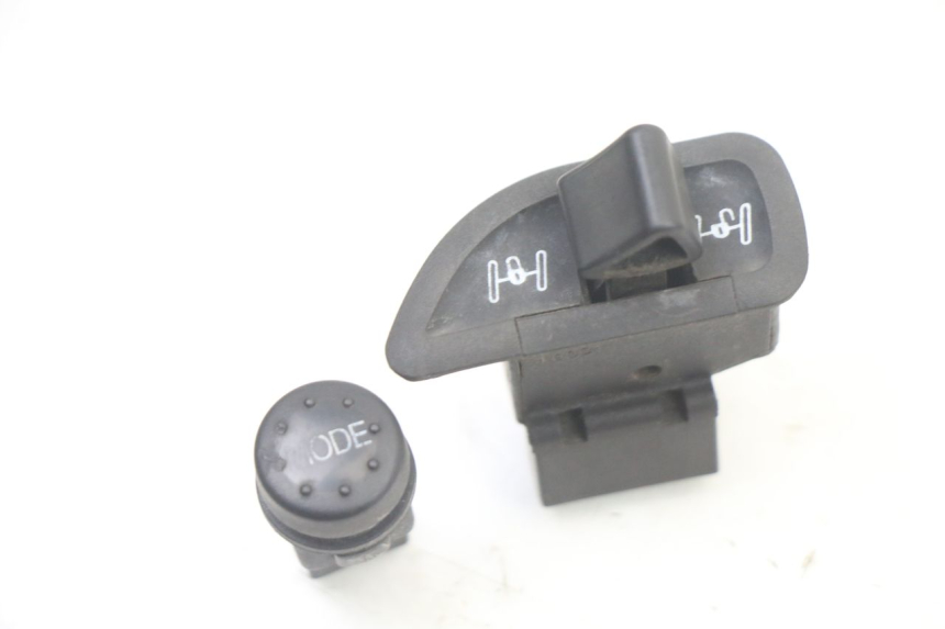 photo de PAIRE COMMODOS PIAGGIO MP3 LT 400 (2007 - 2012)