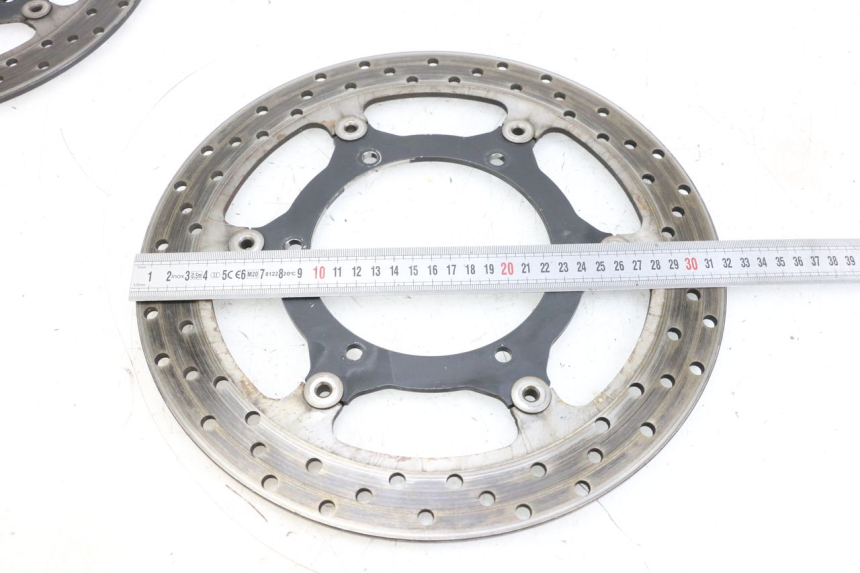 photo de PAIRE DISQUES FREIN AVANT YAMAHA FJR ABS 1300 (2006 - 2012) - Gros plan technique