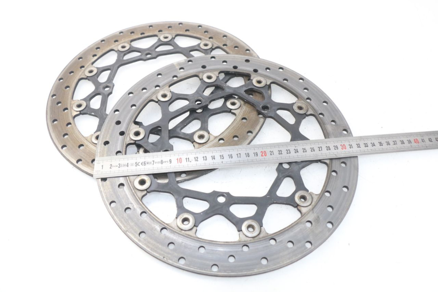 photo de PAIRE DISQUES FREIN AVANT YAMAHA FZ8 800 (2010 - 2016) - Zoom état d’usage