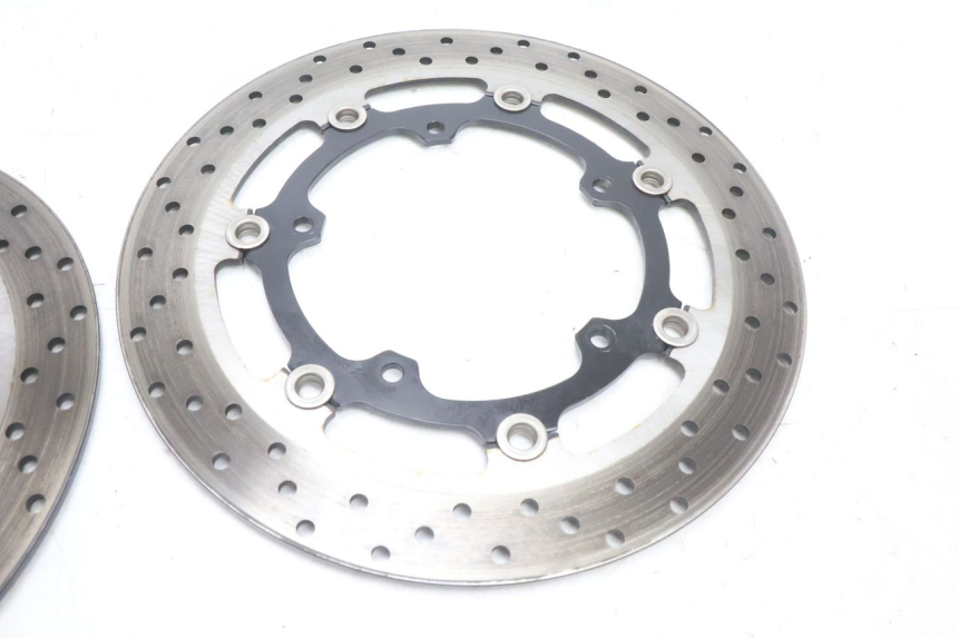 photo de PAIRE DISQUES FREIN AVANT YAMAHA FZ8 800 (2010 - 2016) - Autre angle de vue