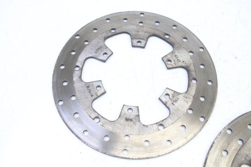 photo de PAIRE DISQUES FREIN AVANT PIAGGIO MP3 500 (2014 - 2016)