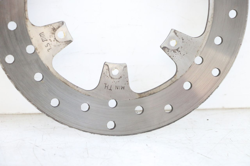 photo de PAIRE DISQUES FREIN AVANT PIAGGIO MP3 RL 250 (2007 - 2010) - Vue rapprochée