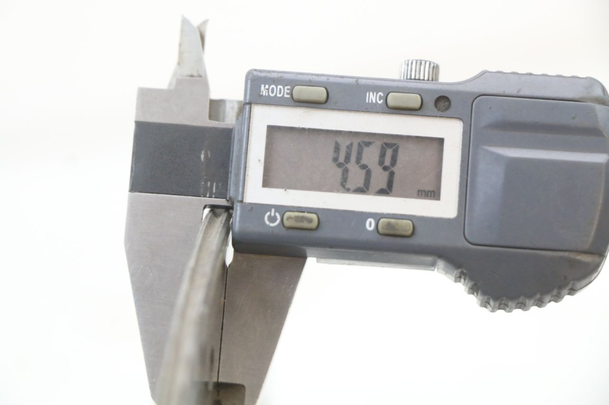 photo de PAIRE DISQUES FREIN AVANT MOTO GUZZI NORGE 8V GT 1200 (2011 - 2016) - Points de fixation