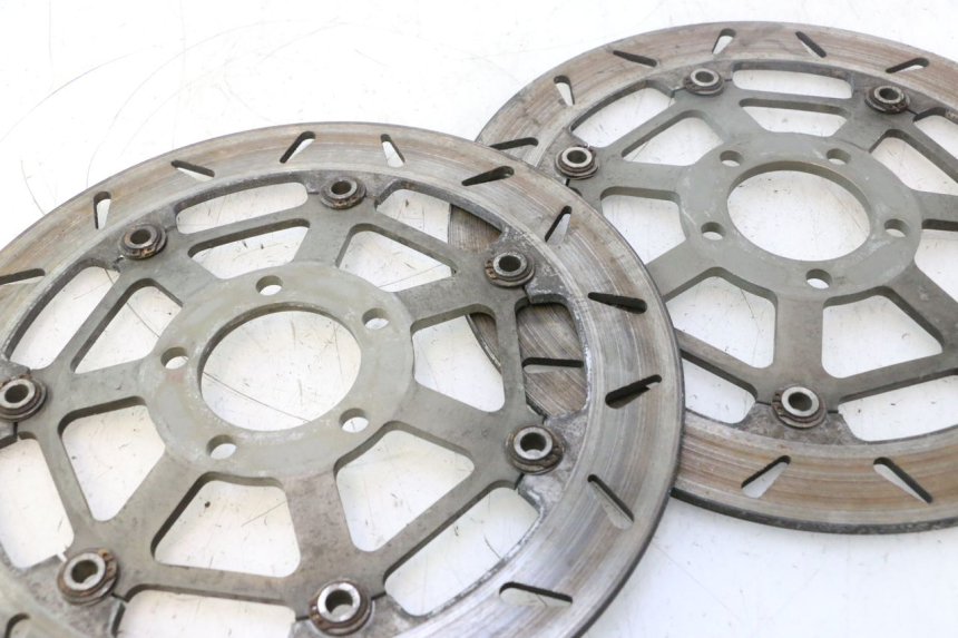 photo de PAIRE DISQUES FREIN AVANT KAWASAKI ZZR 600 (1995 - 2004) - Zoom composants