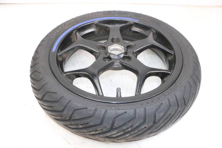 photo de PAIRE JANTES PIAGGIO MP3 500 (2016 - 2018) - Points de fixation