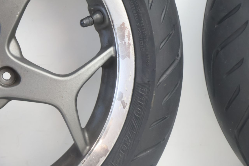 photo de PAIRE JANTES PIAGGIO MP3 500 (2016 - 2018) - État de surface