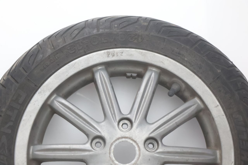 photo de PAIRE JANTES PIAGGIO MP3 125 (2006 - 2014) - Points de fixation