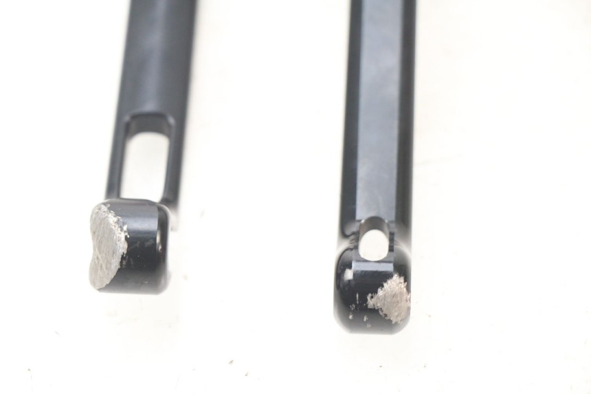 photo de PAIRE LEVIER FREIN KAWASAKI ER-6 ER6 N 650 (2009 - 2011) - Points de fixation