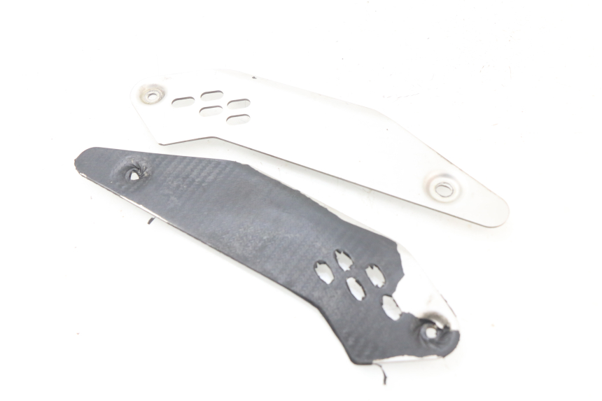 photo de PAIRE PLATINE CALE PIED AVANT KAWASAKI ER-6 ER6 N 650 (2009 - 2011)
