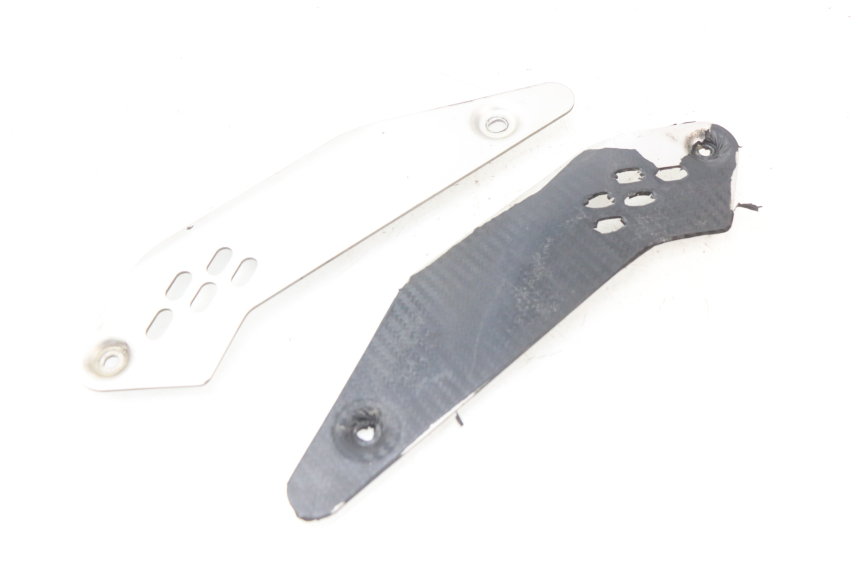 photo de PAIRE PLATINE CALE PIED AVANT KAWASAKI ER-6 ER6 N 650 (2009 - 2011)