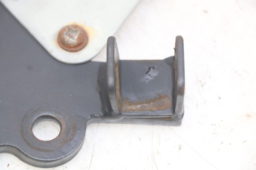 photo de PAIRE PLATINE CALE PIED AVANT YAMASAKI RAPTOR 50 (2013 - 2018)