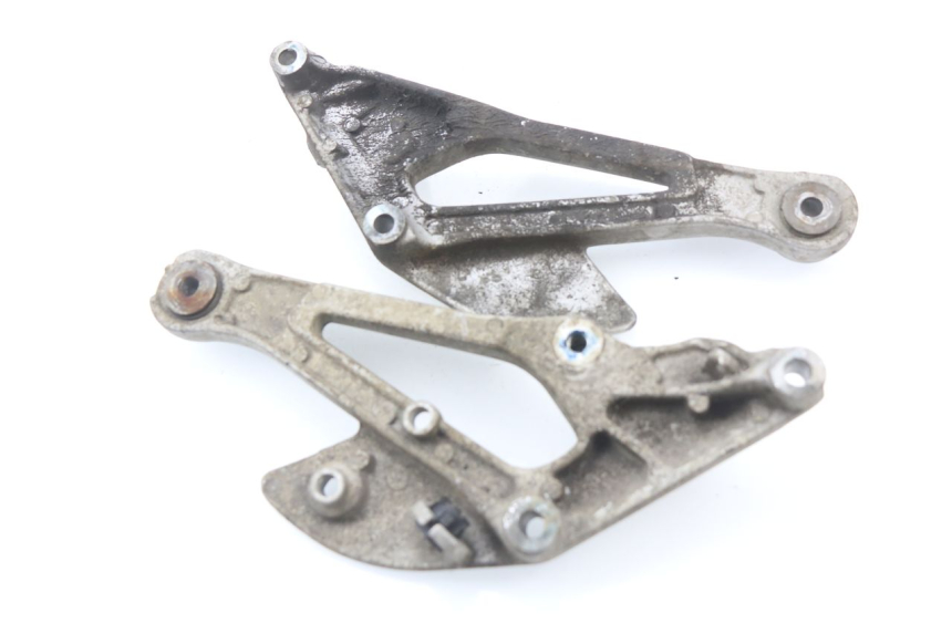 photo de PAIRE PLATINE CALE PIED AVANT YAMAHA XJ600 XJ DIVERSION 600 (1992 - 1997)
