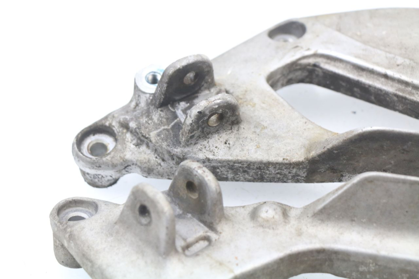 photo de PAIRE PLATINE CALE PIED AVANT YAMAHA XJ600 XJ DIVERSION 600 (1992 - 1997)