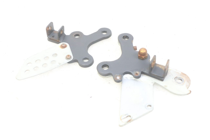 photo de PAIRE PLATINE CALE PIED AVANT YAMASAKI RAPTOR 50 (2013 - 2018)