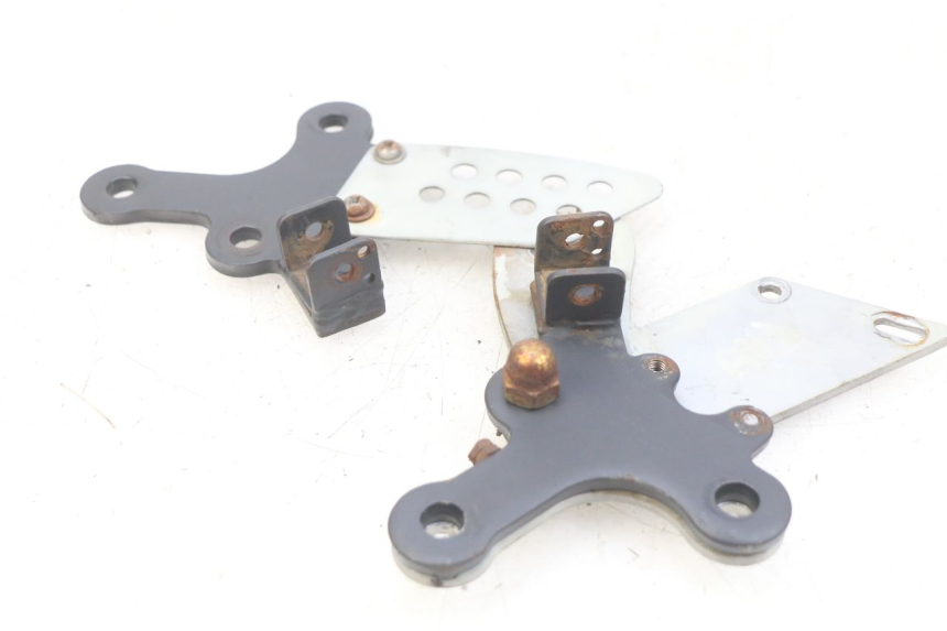 photo de PAIRE PLATINE CALE PIED AVANT YAMASAKI RAPTOR 50 (2013 - 2018)