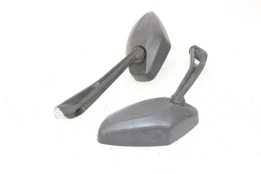 photo de PAIRE RETROVISEURS JM MOTORS GTS 125 (2015 - 2019) - Gros plan technique