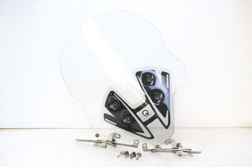 photo de PARE BRISE QUADRO 4 4D 350 (2015 - 2018)