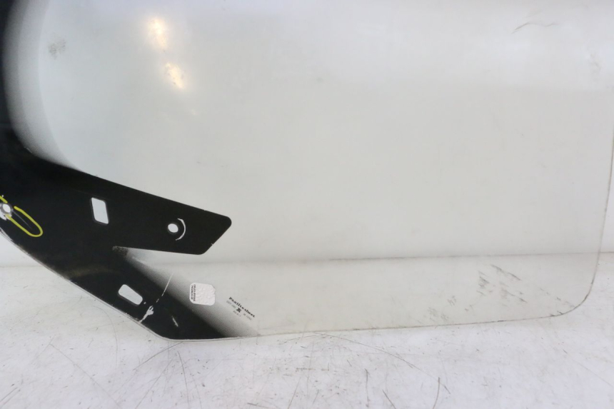 photo de PARE BRISE SUZUKI BURGMAN EXECUTIVE ABS 650 (2006 - 2012) - Angle alternatif