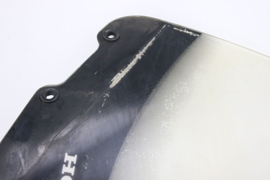 photo de PARE BRISE HONDA FES PANTHEON 125 (2003 - 2007) - Détail de la pièce