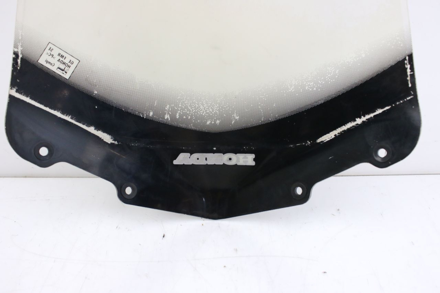 photo de PARE BRISE HONDA FES PANTHEON 125 (2003 - 2007) - Marquages et références