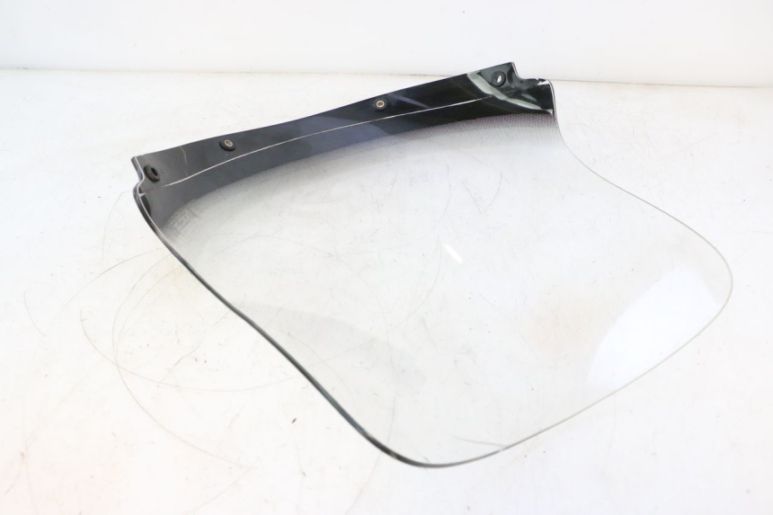 photo de PARE BRISE KYMCO GRAND DINK 125 (2008 - 2014) - Zoom état d’usage