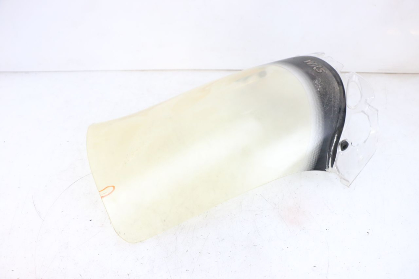 photo de PARE BRISE SYM GTS EVO 125 (2009 - 2013) - Gros plan technique