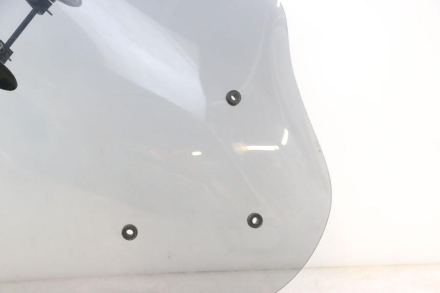 photo de PARE BRISE PIAGGIO MP3 500 (2016 - 2018) - Détail de la pièce