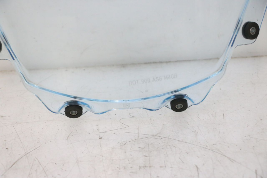 photo de PARE BRISE PIAGGIO MP3 125 (2006 - 2014) - Photo complémentaire