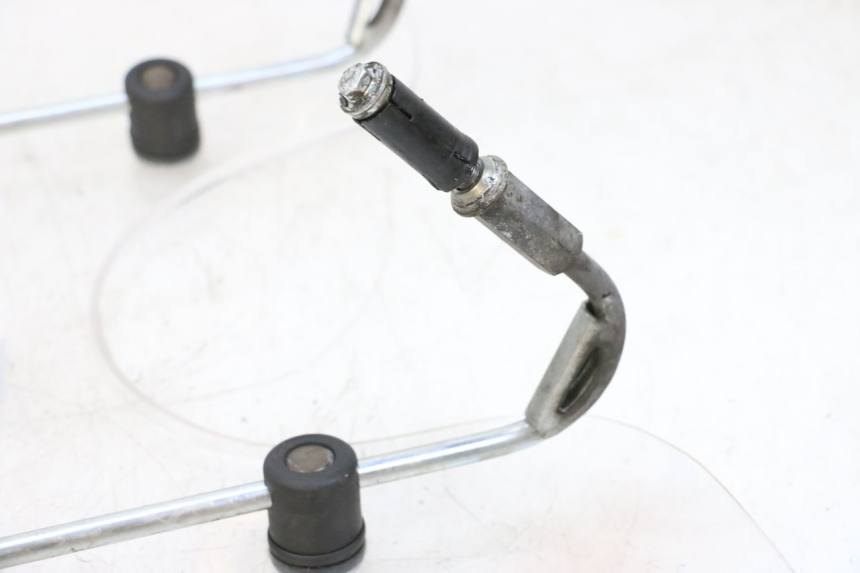 photo de PARE BRISE PIAGGIO VESPA GTS SUPER IE 125 (2009 - 2016) - Gros plan technique