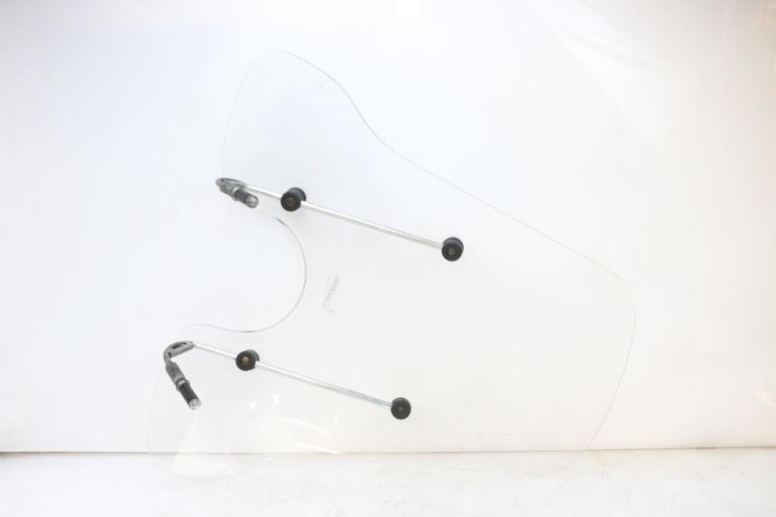 photo de PARE BRISE PIAGGIO VESPA GTS SUPER IE 125 (2009 - 2016) - Points de fixation