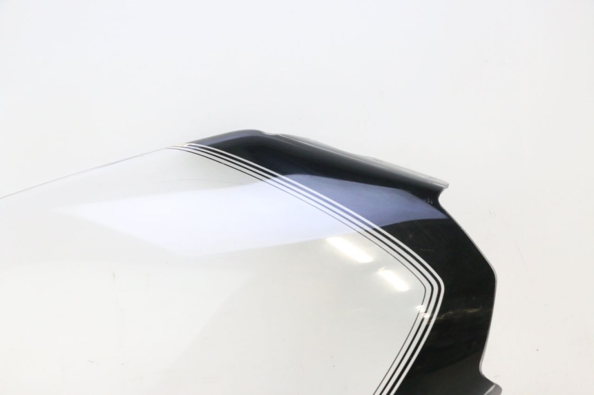 photo de PARE BRISE YAMAHA X-MAX XMAX 125 (2010 - 2013) - Gros plan technique