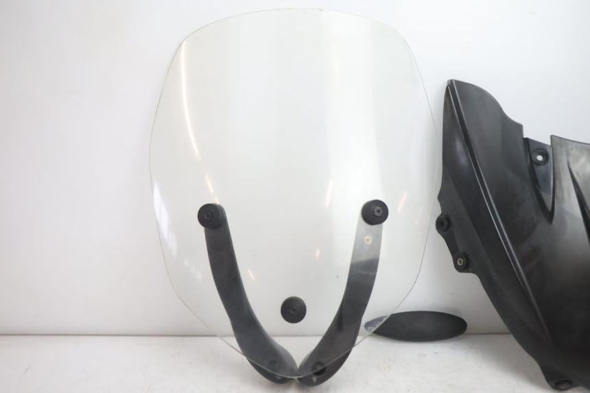 photo de PARE BRISE PIAGGIO X9 EVOLUTION 125 (2003 - 2007) - Zoom état d’usage
