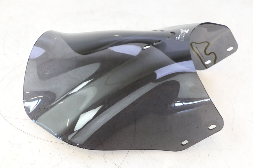 photo de PARE BRISE YAMAHA XJR 1300 (1998 - 2002) - Gros plan technique