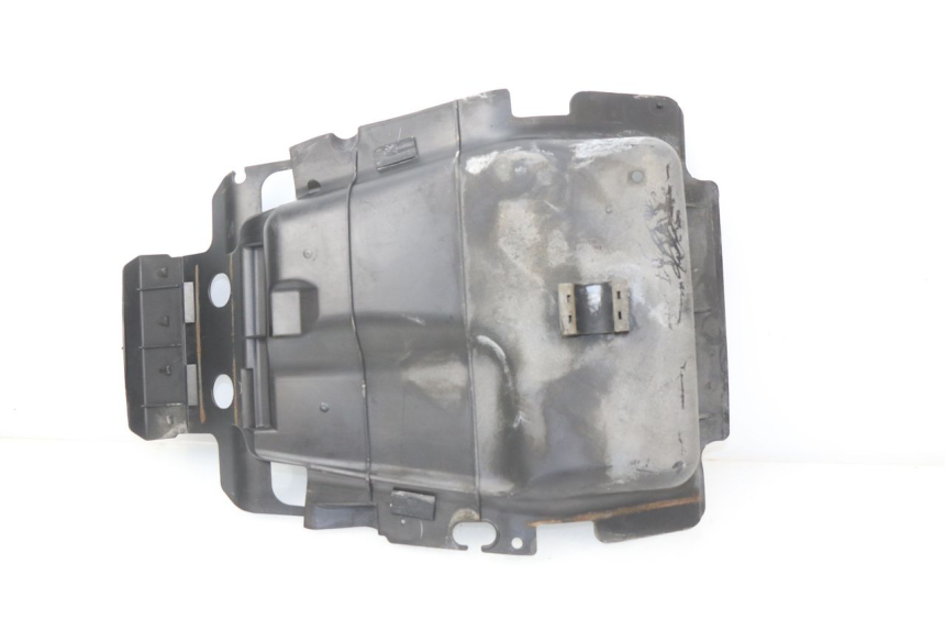 photo de PASSAGE ROUE ARRIERE SUZUKI BURGMAN 650 (2002 - 2004)