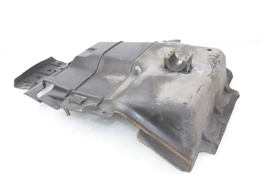 photo de PASSAGE ROUE ARRIERE SUZUKI BURGMAN 650 (2002 - 2004)