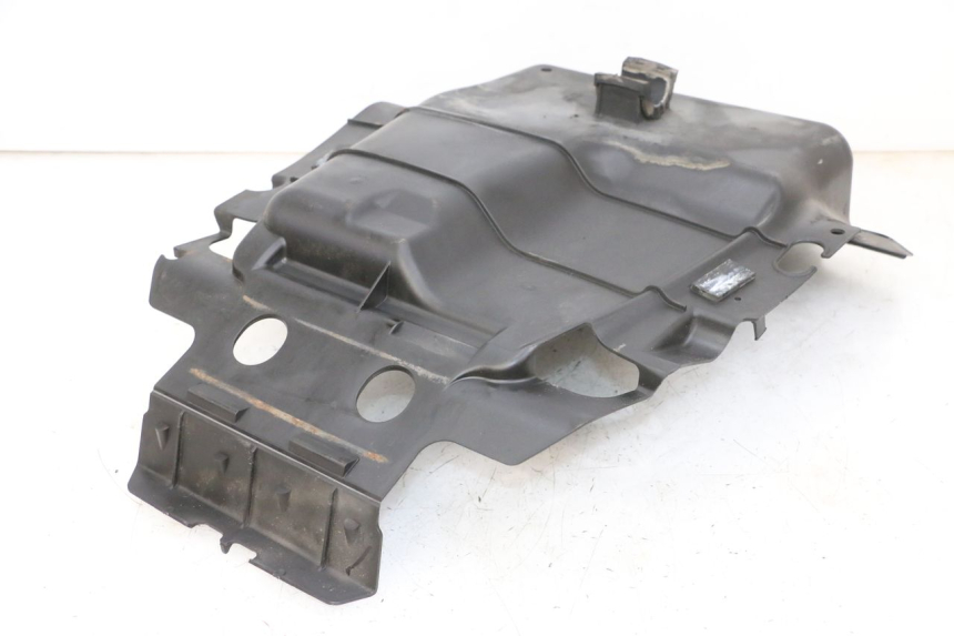 photo de PASSAGE ROUE ARRIERE SUZUKI BURGMAN 650 (2013 - 2020)