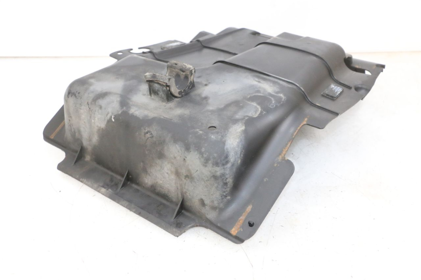 photo de PASSAGE ROUE ARRIERE SUZUKI BURGMAN 650 (2013 - 2020)