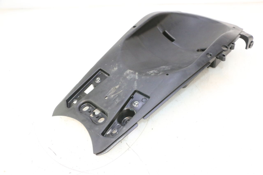 photo de PASSAGE ROUE ARRIERE KAWASAKI ER-6 ER6 N 650 (2005 - 2009) - Gros plan technique