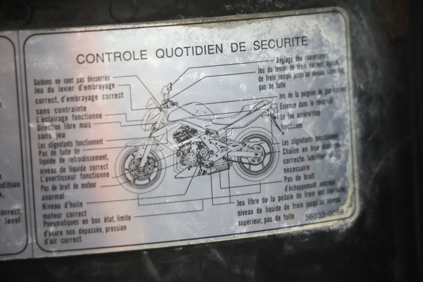 photo de PASSAGE ROUE ARRIERE KAWASAKI ER-6 ER6 N 650 (2005 - 2009) - Points de fixation