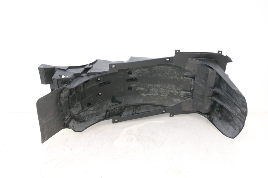 photo de PASSAGE ROUE ARRIERE YAMAHA FJR 1300 (2001 - 2005) - Autre angle de vue