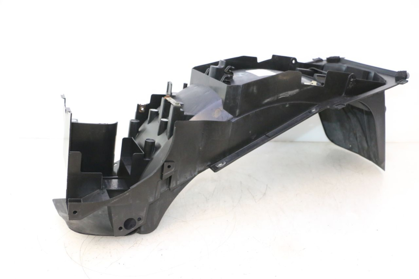 photo de PASSAGE ROUE ARRIERE YAMAHA FJR 1300 (2001 - 2005) - Gros plan technique