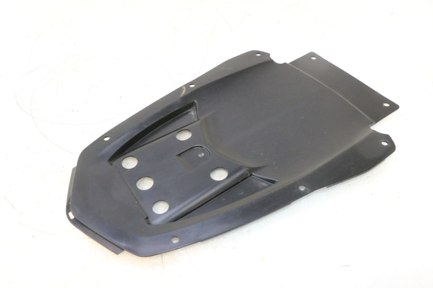 photo de PASSAGE ROUE ARRIERE YAMAHA FZ8 800 (2010 - 2016) - Gros plan technique