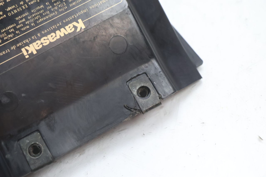photo de PASSAGE ROUE ARRIERE KAWASAKI GPX F ZX750F 750 (1986 - 1990) - Pièce contrôlée